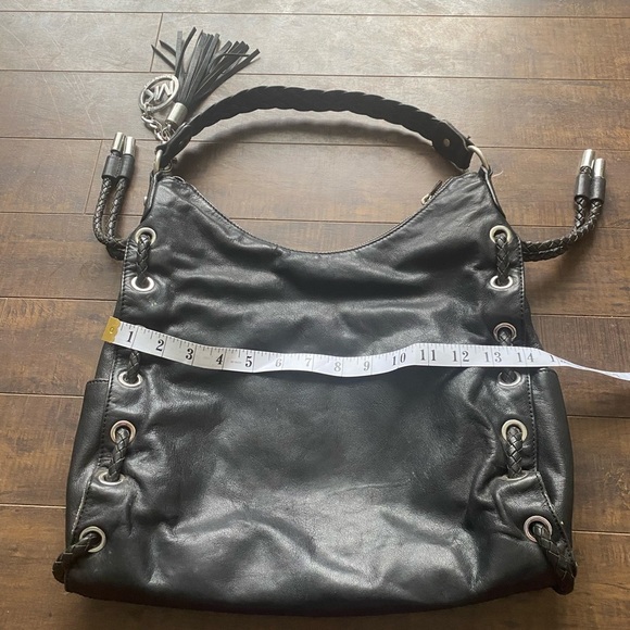 Michael Kors Slouchly Shoulder Hobo black leather bag - Picture 5 of 11